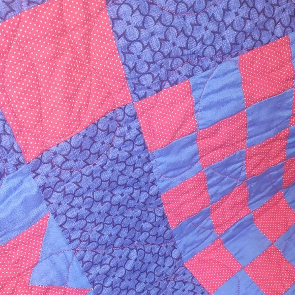 Vibrant Star Pattern Baby Quilt in Red and Blue - Picture 3 of 4